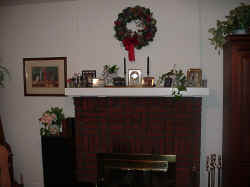 Fireplace 2.jpg (146049 bytes)